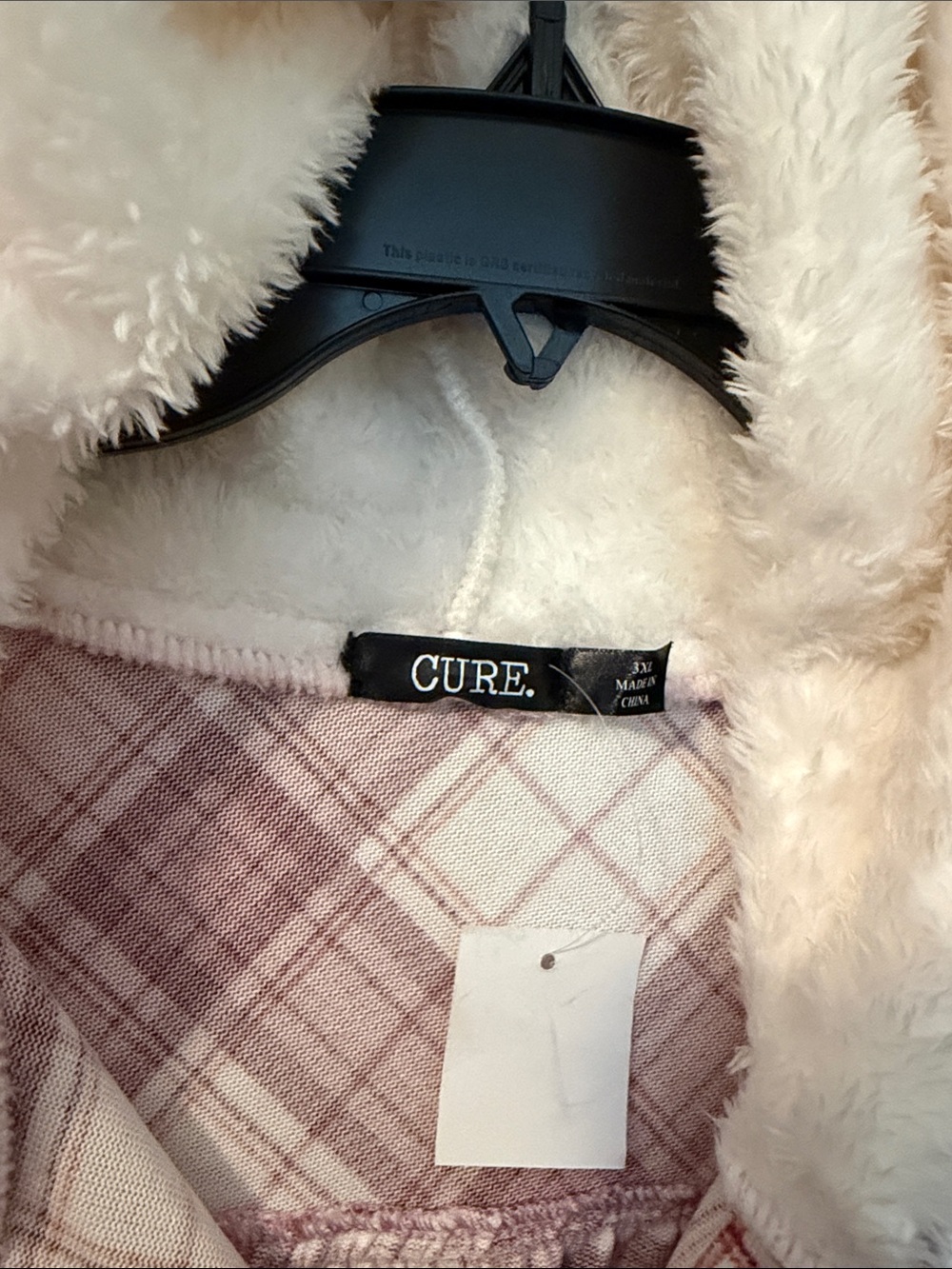 Cure. Women’s Cozy Plaid Hooded Shacket in Burgundy and Cream size 3x runs small - Picture 3 of 8